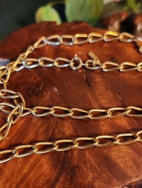 Sarah Coventry Gold Tone Link Necklace 23 Inches